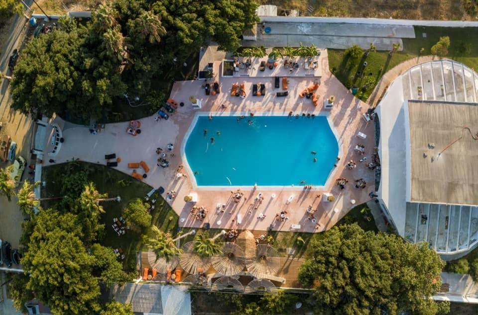 Black Amber Boutique Hotel ランピ エクステリア 写真